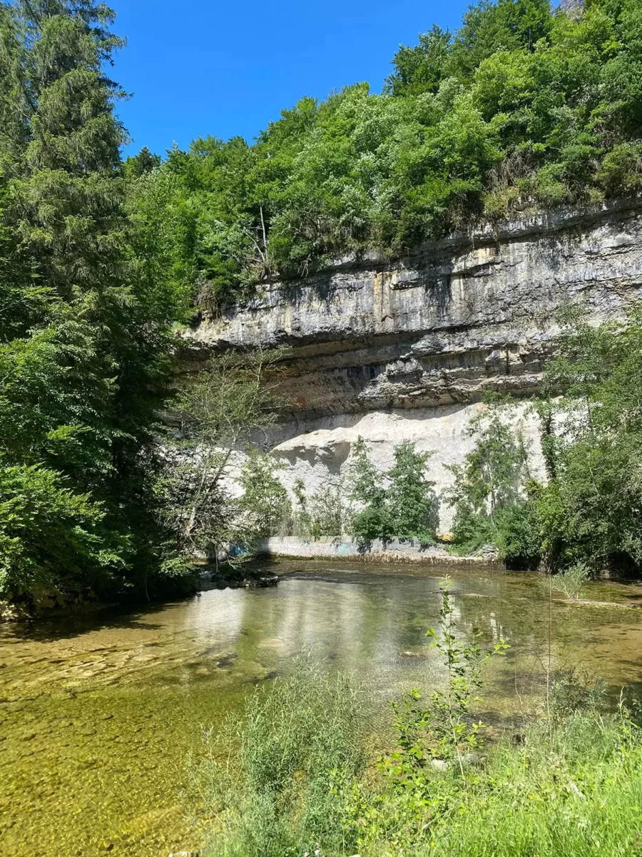 falaises-rocheblanche-haut-jura-larixouse-2022